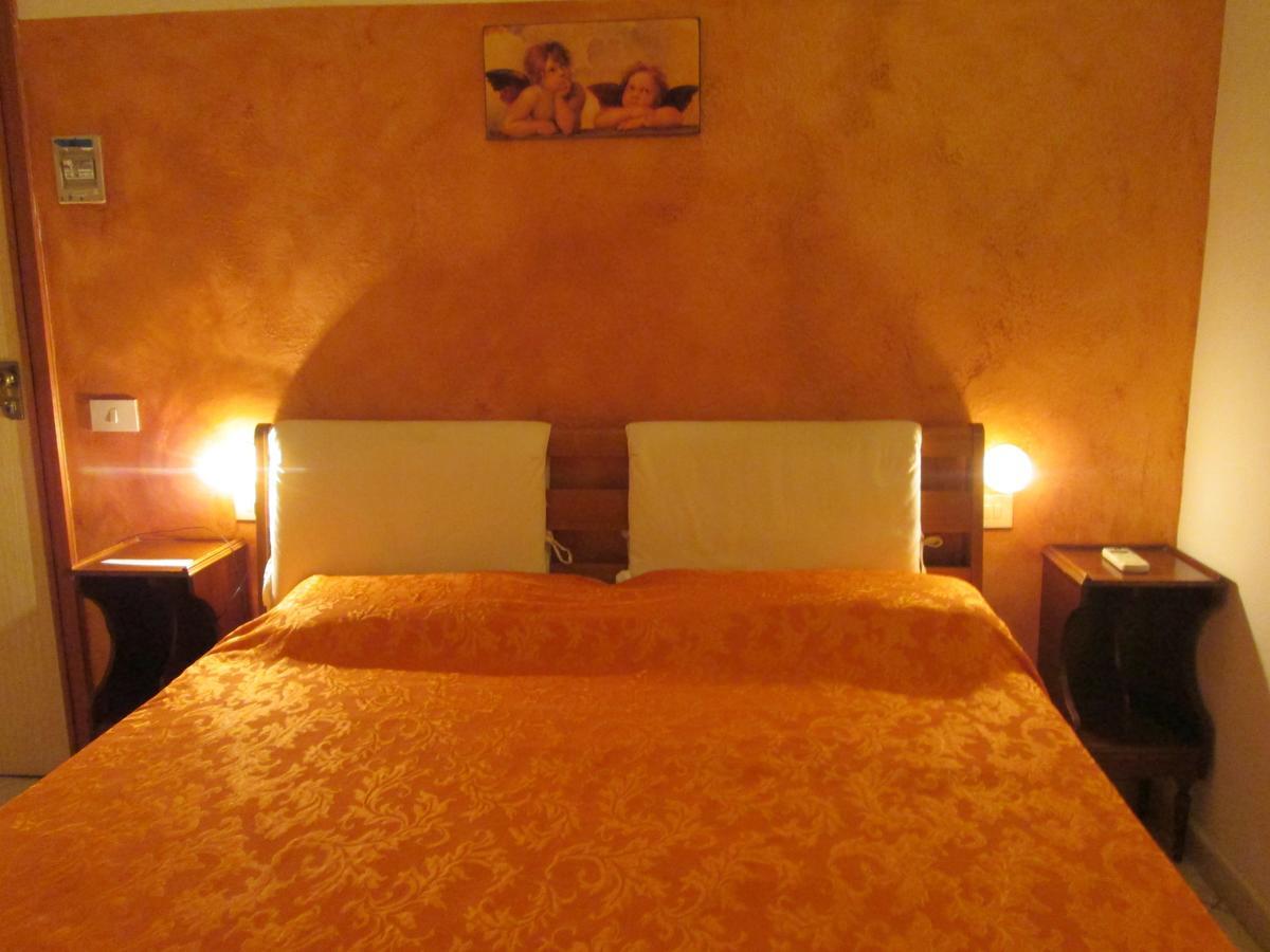 B&B Regina Margherita Piombino Habitación foto
